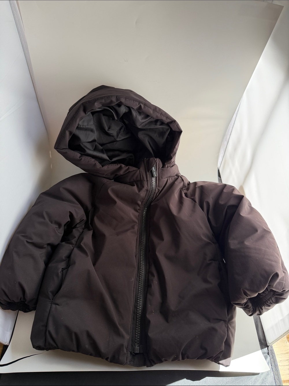 Puffer Jacket with removal hood in Black size 18-24 Months